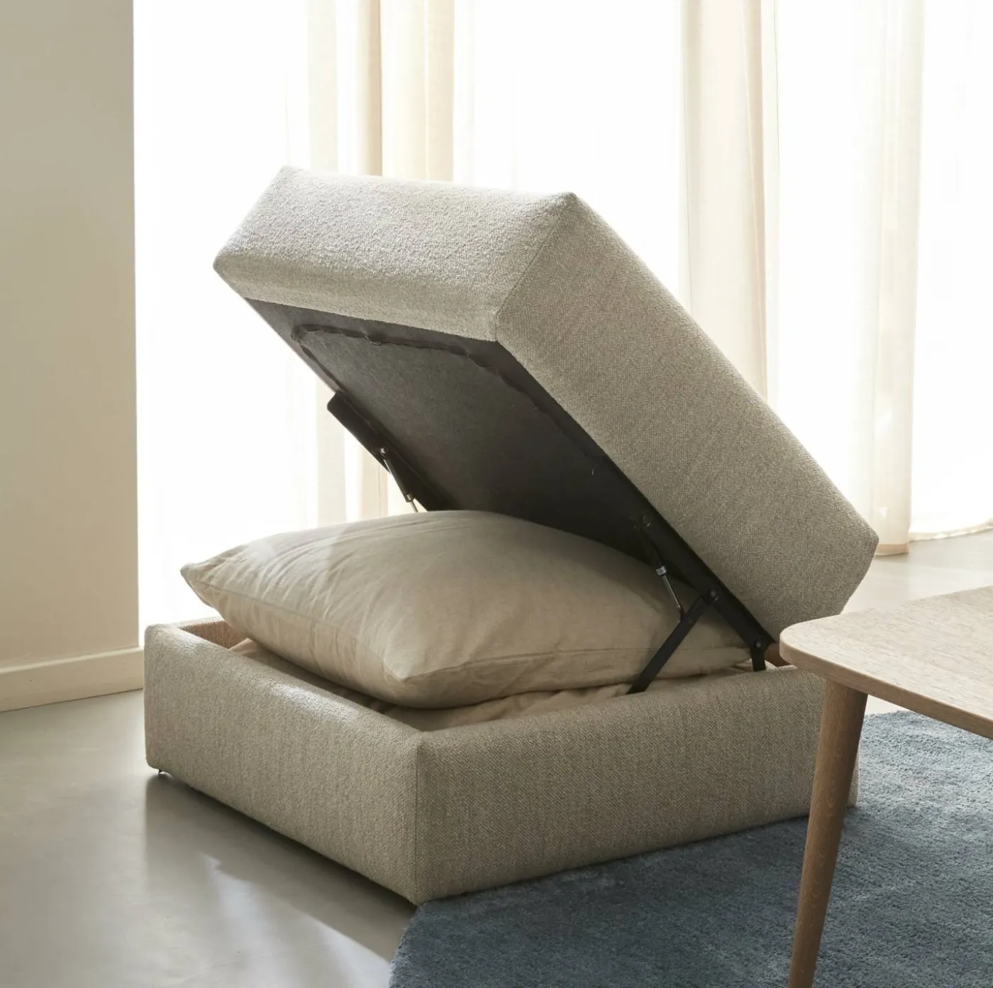 Innovation Living - Osvald de Luxe bäddsoffa puff