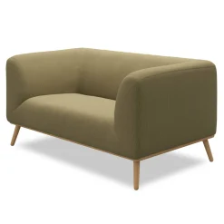 Land 2 sits Soffa