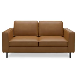 Scott 2 sits Soffa