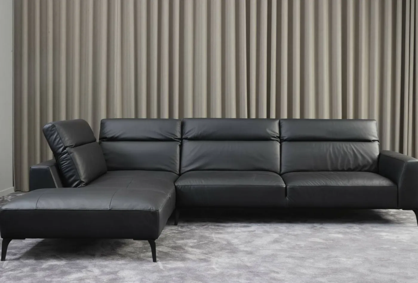Volanti vänstervänd soffa med divan